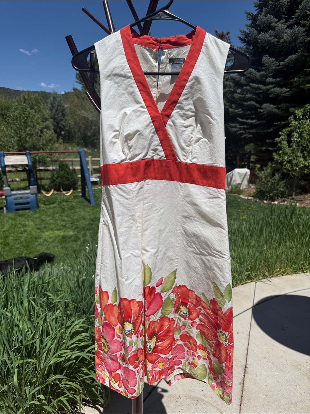 Ann Taylor floral fitted dress